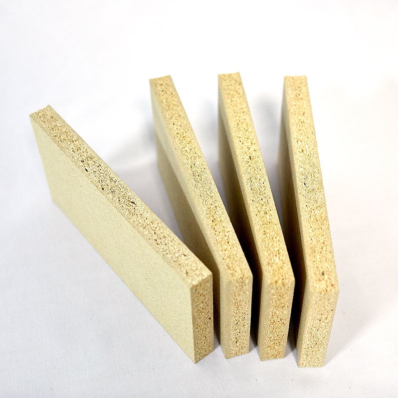 Nedvesség--és deformáció--álló forgácslap hosszú távú ellátása